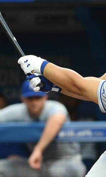 Royals fall to Blue Jays 5-2 in opener of four-game series